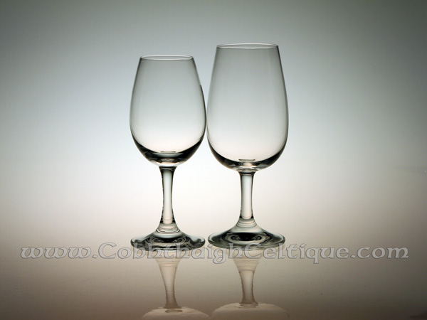 https://www.whiskywares.com/wp-content/uploads/2016/07/scotch-whisky-nosing-glass-copitas.jpg